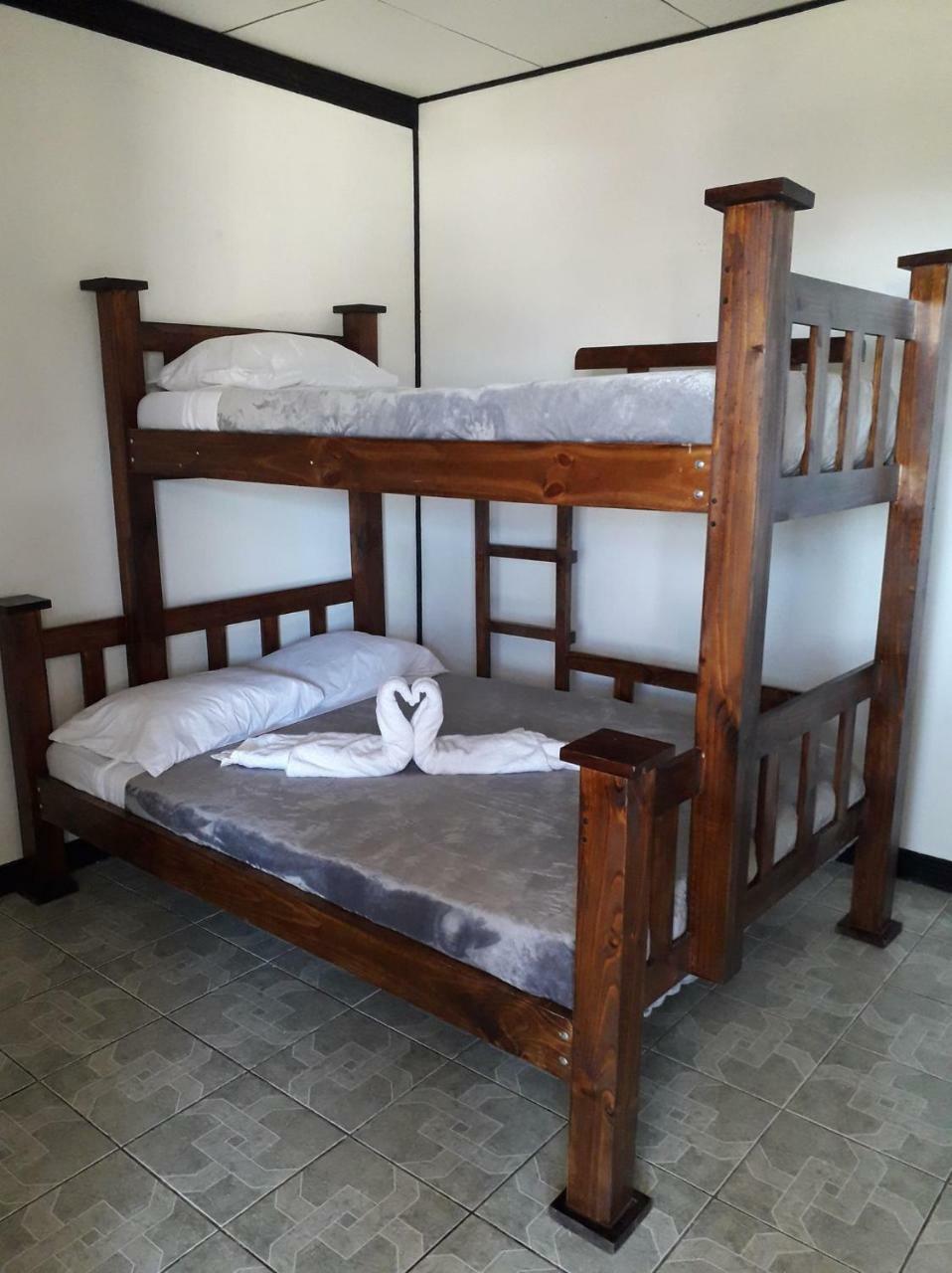 Hostel California Monteverde 외부 사진