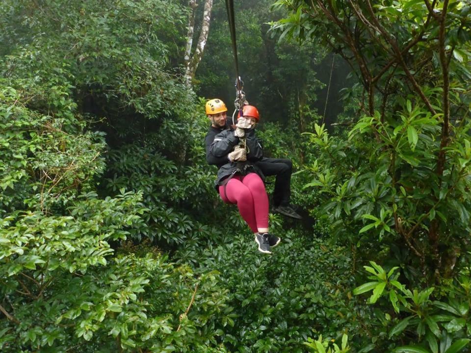 Hostel California Monteverde 외부 사진